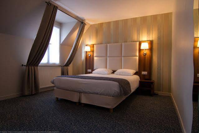 Logis Hotel Du Chateau Combourg Eksteriør bilde