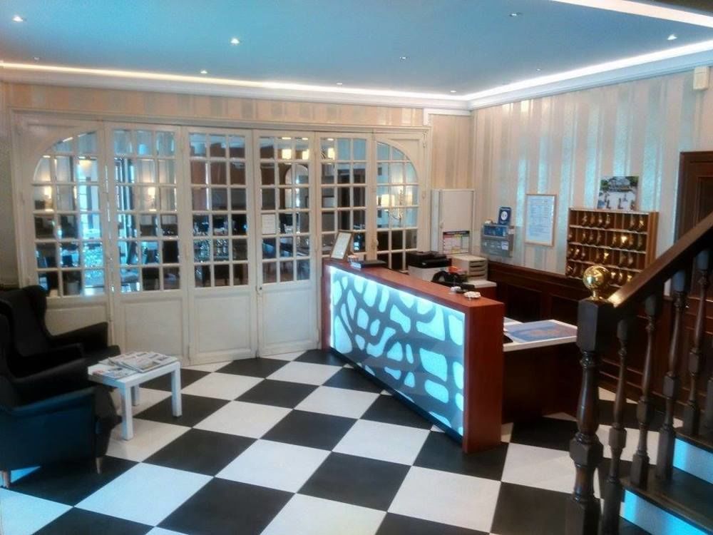 Logis Hotel Du Chateau Combourg Eksteriør bilde