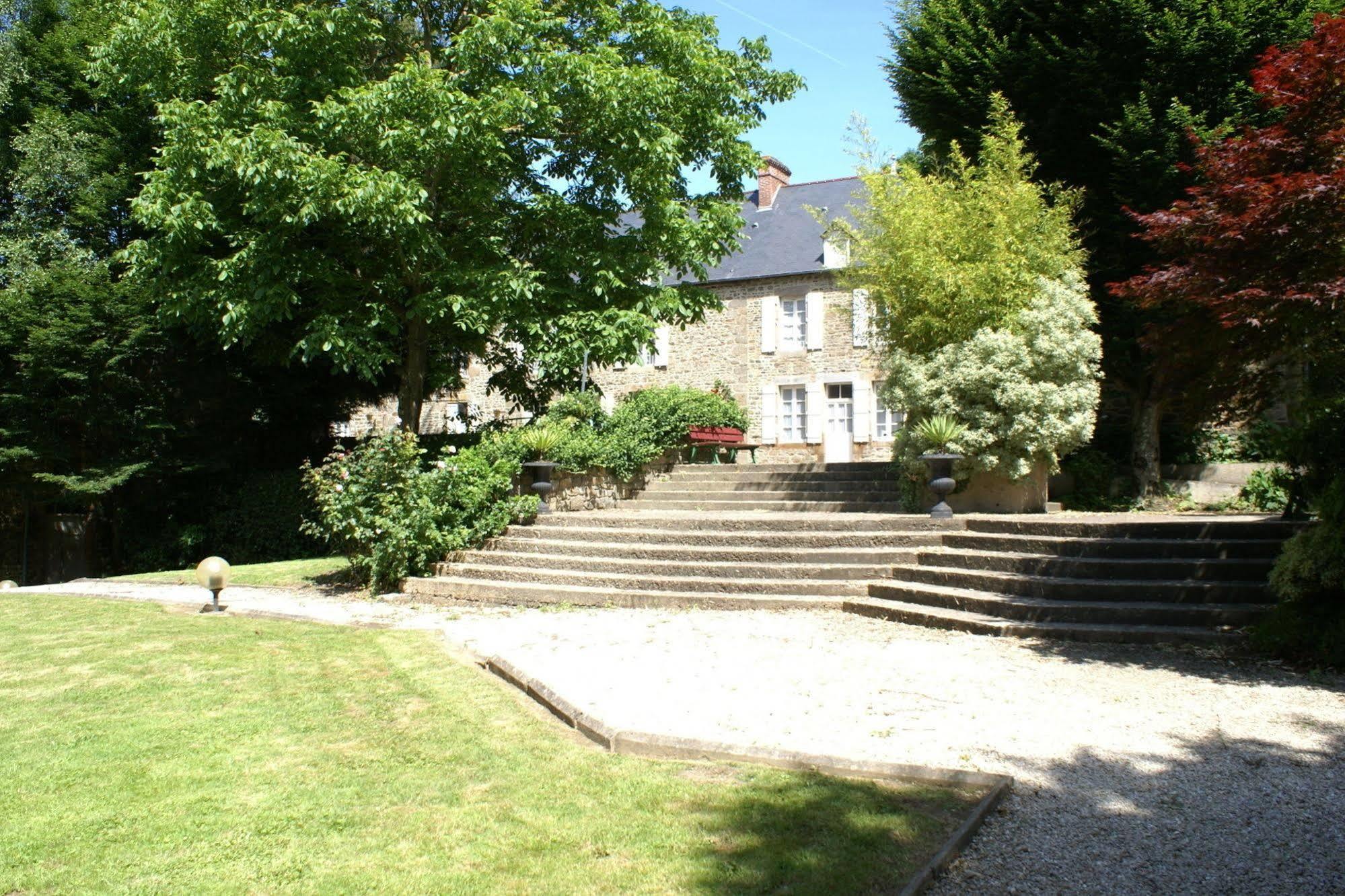 Logis Hotel Du Chateau Combourg Eksteriør bilde