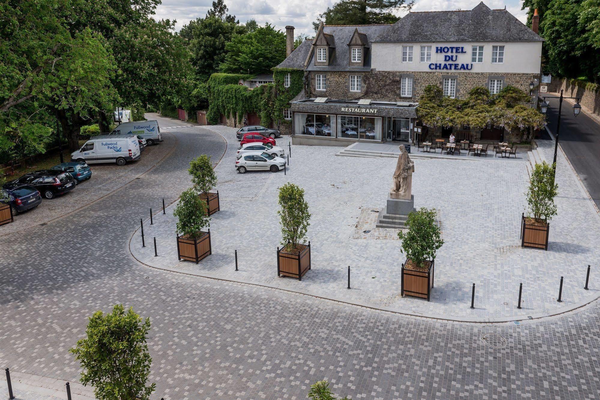 Logis Hotel Du Chateau Combourg Eksteriør bilde